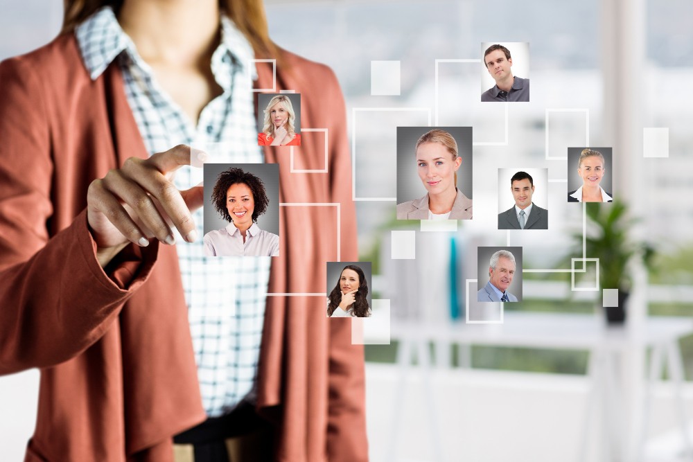 Grado en Relaciones Laborales, ADE, Máster en Recursos Humanos o afines